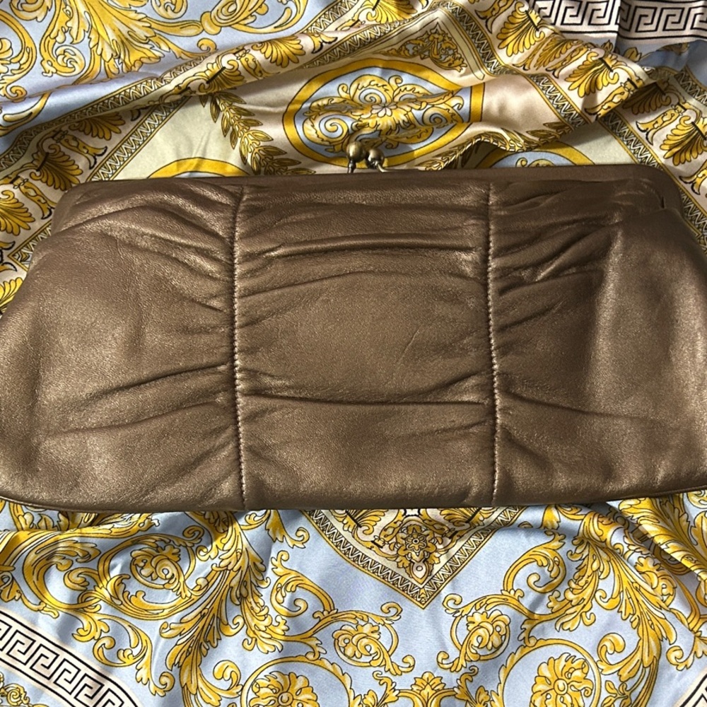 Hobo Pewter Clutch with Kisslock & Optional Chain Strap in Great Preloved